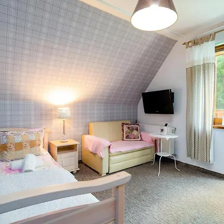 Izbica Parking, Jacuzzi, Sauna Gratis Bed & Breakfast