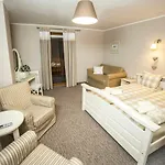 Nocleg ze śniadaniem Izbica Parking, Jacuzzi, Sauna Gratis 3*