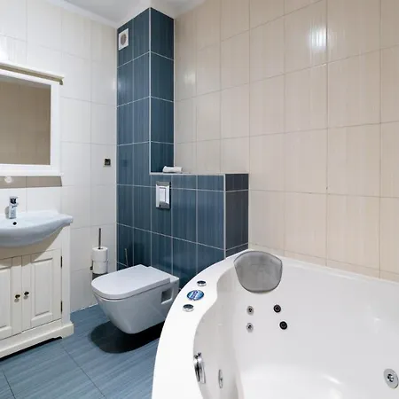 Izbica Parking, Jacuzzi, Sauna Gratis 4*