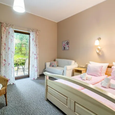 Alojamento de Acomodação e Pequeno-almoço Izbica Parking, Jacuzzi, Sauna Gratis