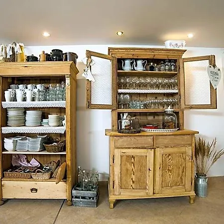 Izbica Parking, Jacuzzi, Sauna Gratis Couette-café