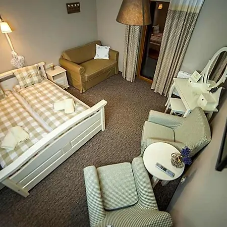 Izbica Parking, Jacuzzi, Sauna Gratis Couette-café 4*