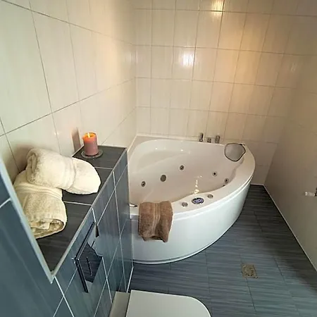 Izbica Parking, Jacuzzi, Sauna Gratis Couette-café Karpacz