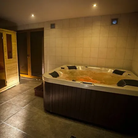 Bed & Breakfast Izbica Parking, Jacuzzi, Sauna Gratis