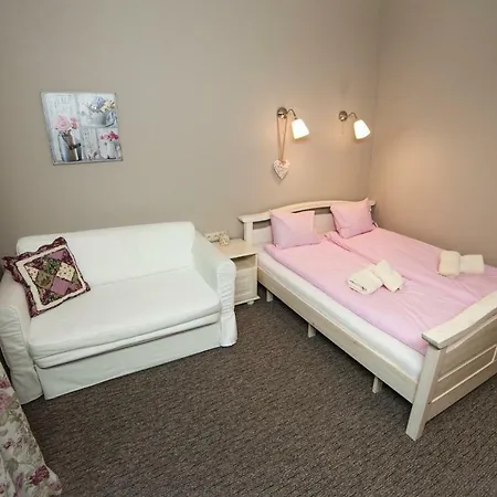 Bed and breakfast Izbica Parking, Jacuzzi, Sauna Gratis