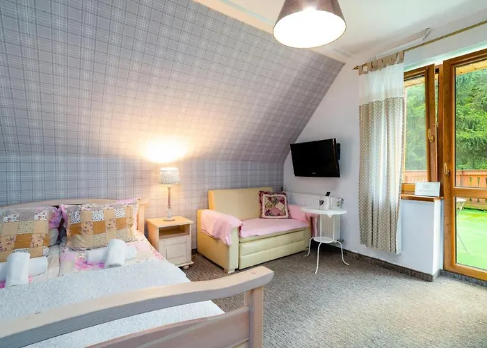 Izbica Parking, Jacuzzi, Sauna Gratis Bed & Breakfast