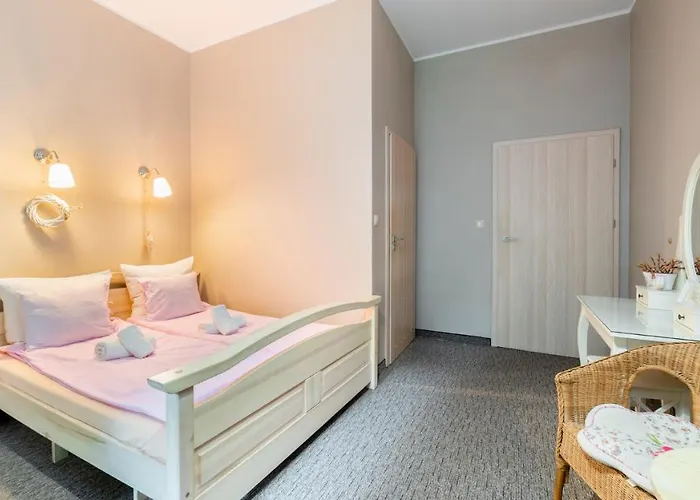 Izbica Parking, Jacuzzi, Sauna Gratis Nocleg ze śniadaniem 4*