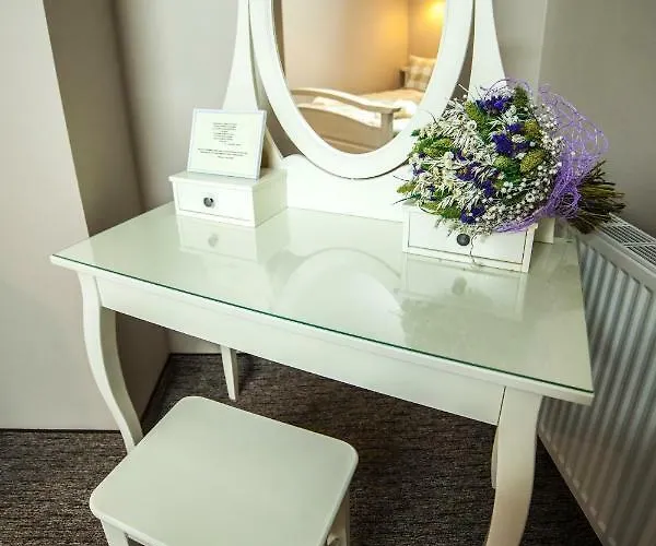 Izbica Parking, Jacuzzi, Sauna Gratis Bed & Breakfast 4*